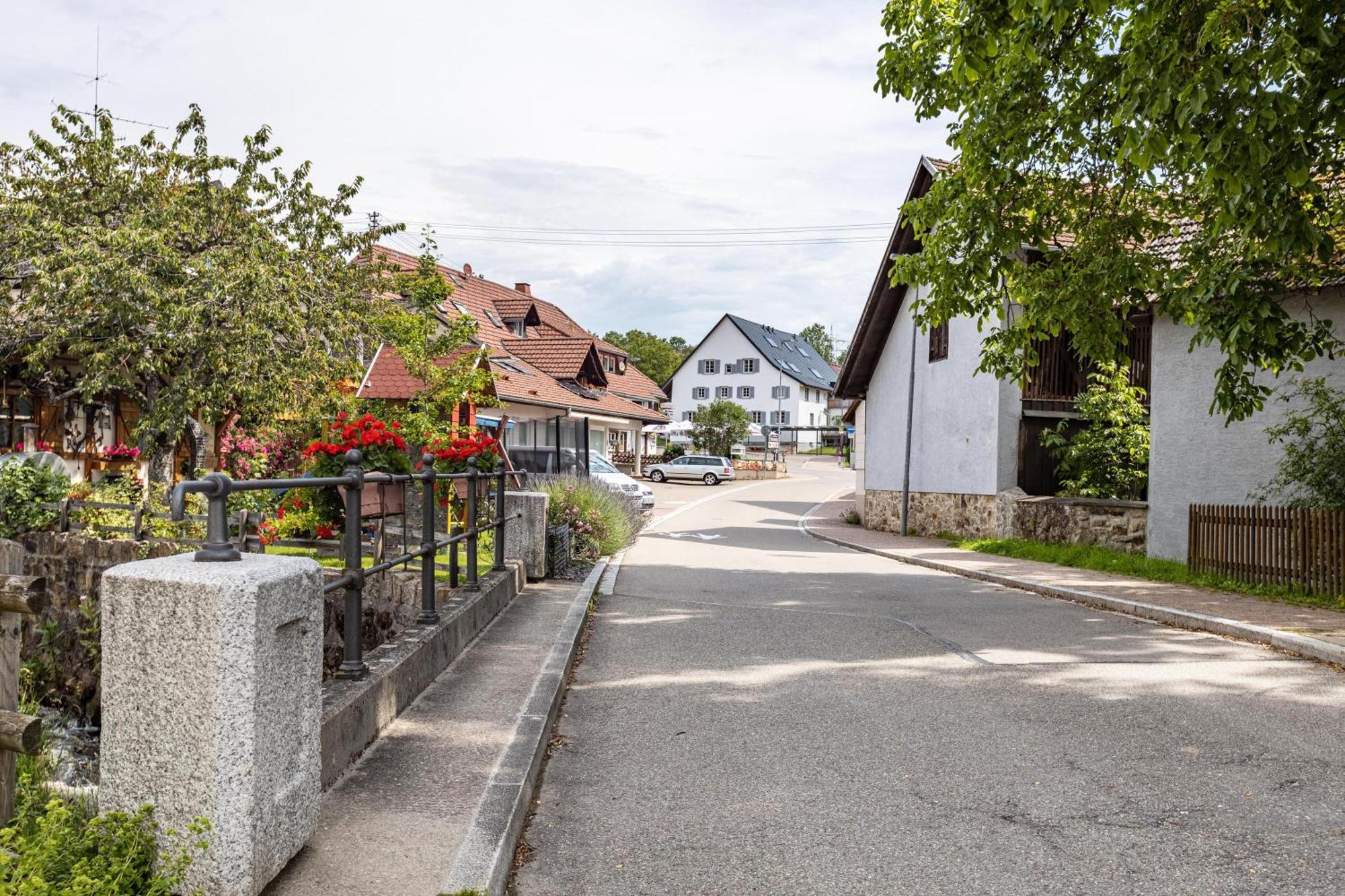 Ferienhaus Muelhaupt อูลิงเกน-เบียร์เคนดอร์ฟ ภายนอก รูปภาพ